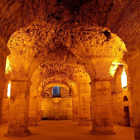 Апартаменти Modern And Practical In The Heart Of Спліт